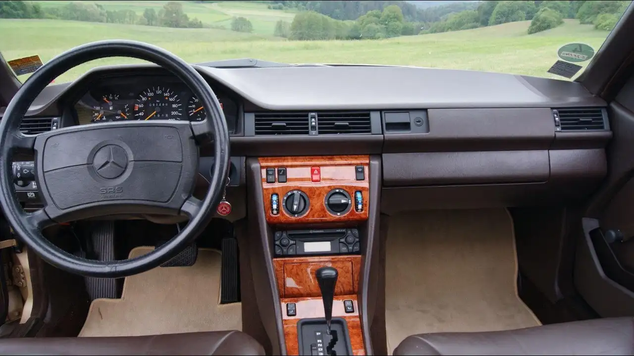 Mercedes-Benz CE 230 TÜV NEU Mercedes-Benz 230 CE W124 – ca. 64.000 km, foto 8
