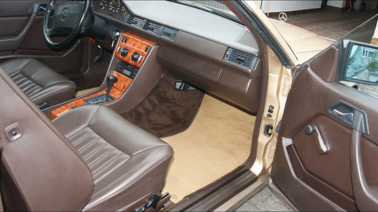 Mercedes-Benz CE 230 TÜV NEU Mercedes-Benz 230 CE W124 – ca. 64.000 km, foto 10
