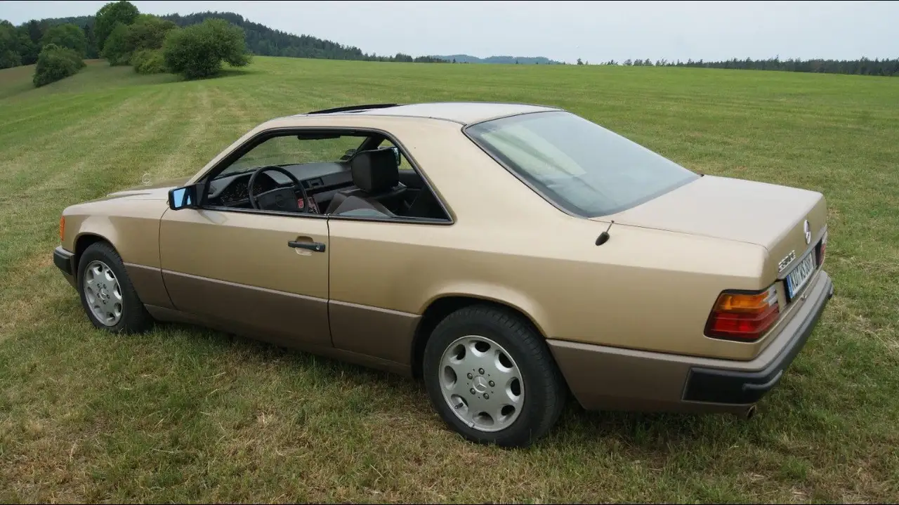 Mercedes-Benz CE 230 TÜV NEU Mercedes-Benz 230 CE W124 – ca. 64.000 km, foto 7