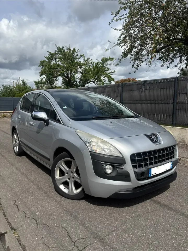 Peugeot 3008 2.0 HDi 16V 150ch FAP FÃ©line
