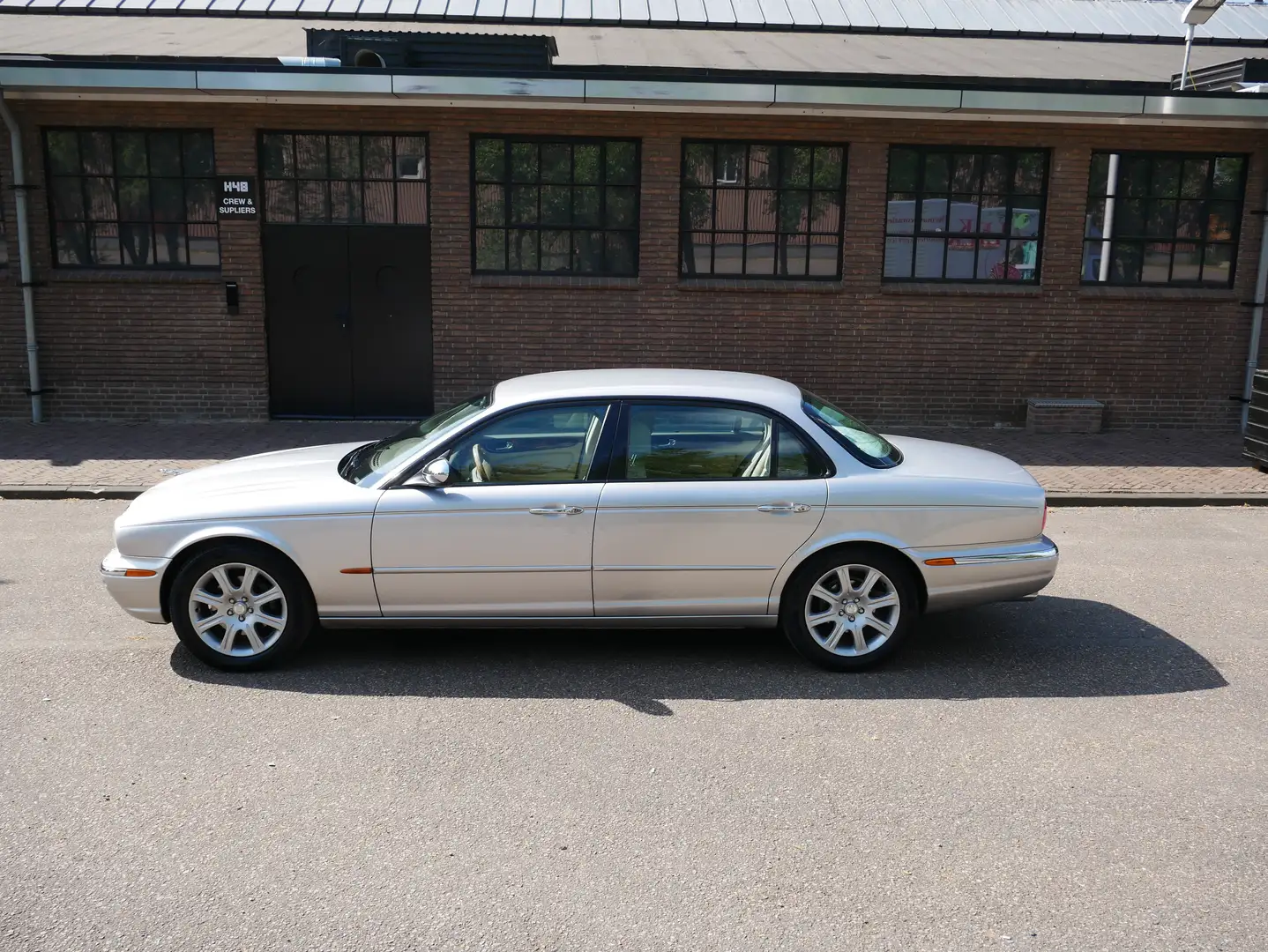 Jaguar XJ8 4.2 V8 Executive LWB Silber - 2