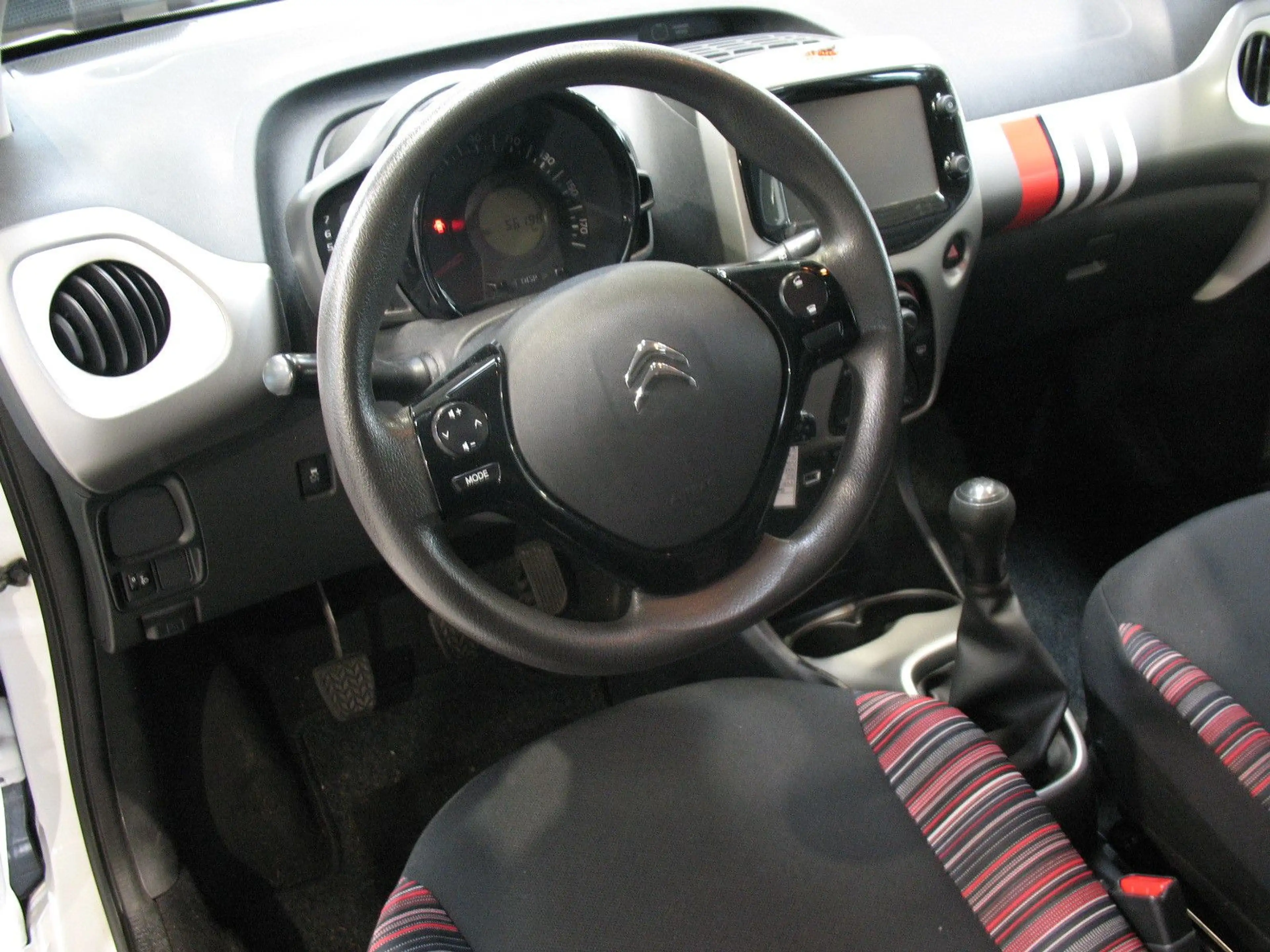 Citroen C1 PureTech 82 SELECTION *KLIMA*BLUETOOTH* — photo 3