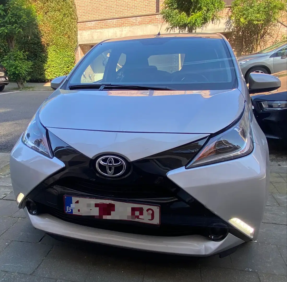 Toyota Aygo 1.0i VVT-i Gris - 1