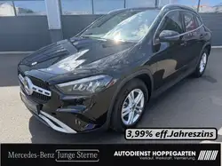 Mercedes-Benz GLA 200 LED MBUX Kamera Sitzheizung Parkpilot... Autom./Klima/Park Assist./Sitzhzg./MF Lenkrad/Dachrel./4 Wege Lordosenstütze