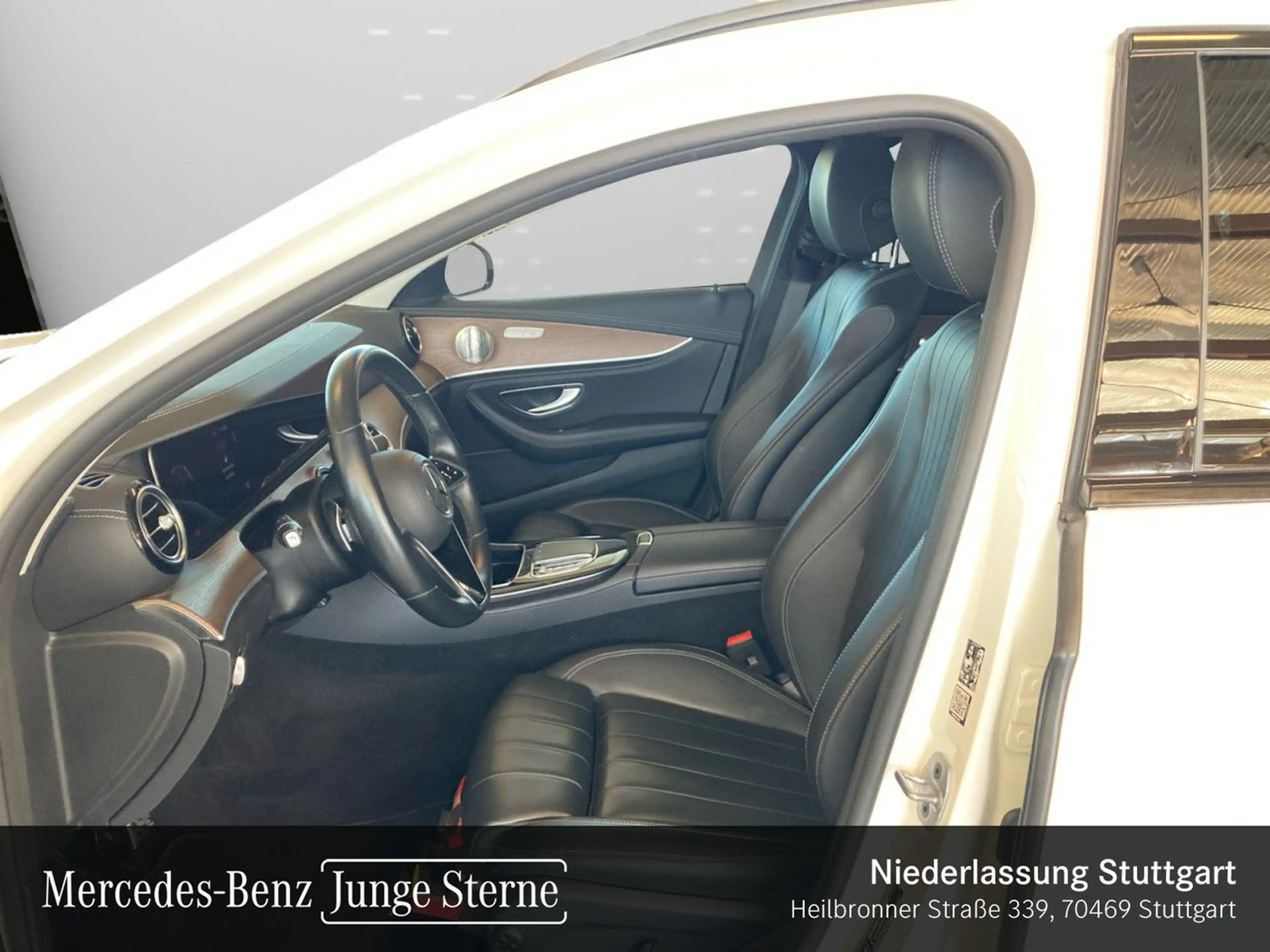 Mercedes-Benz E 400 d T 4M AVANTG+NIGHT+PANO+360+AHK+LED+FAHRASS — photo 10
