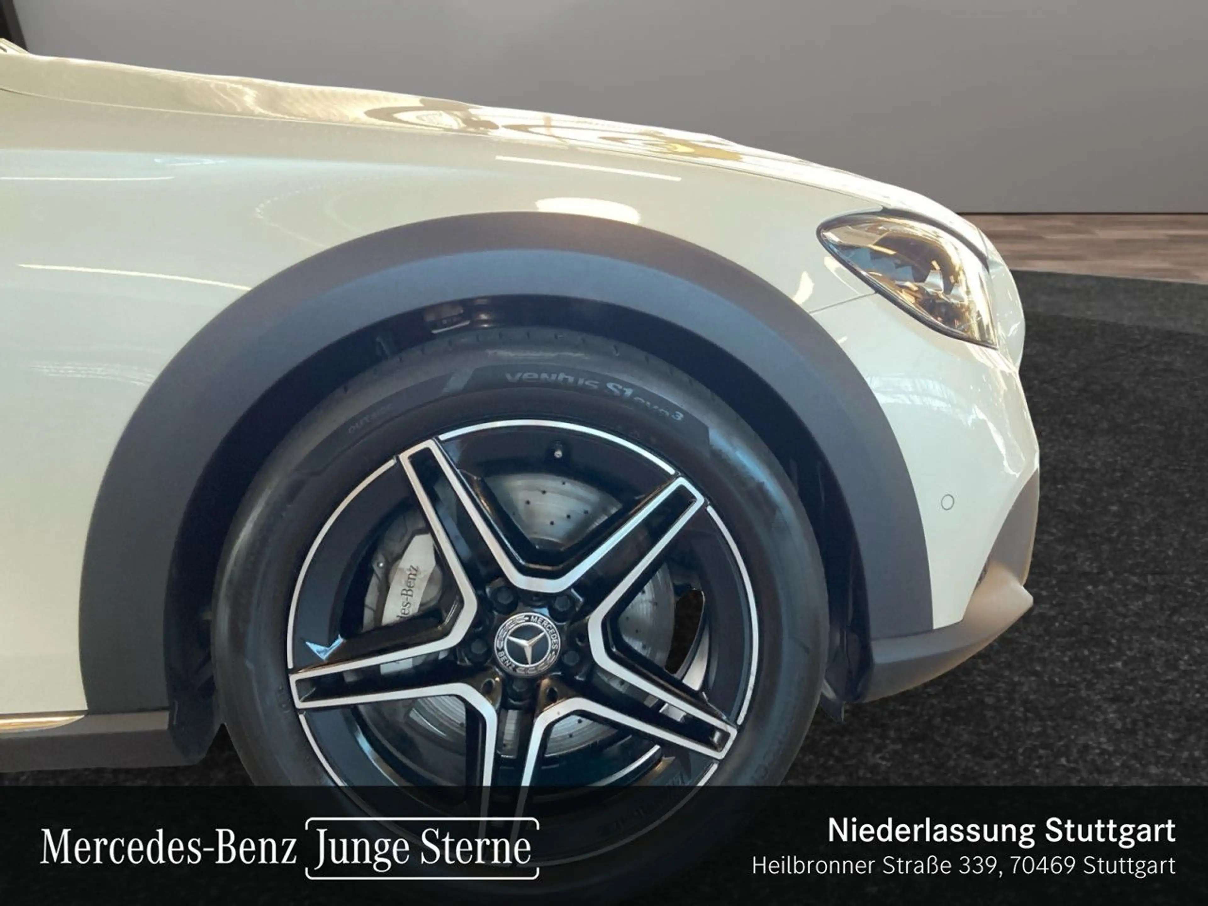 Mercedes-Benz E 400 d T 4M AVANTG+NIGHT+PANO+360+AHK+LED+FAHRASS — photo 5