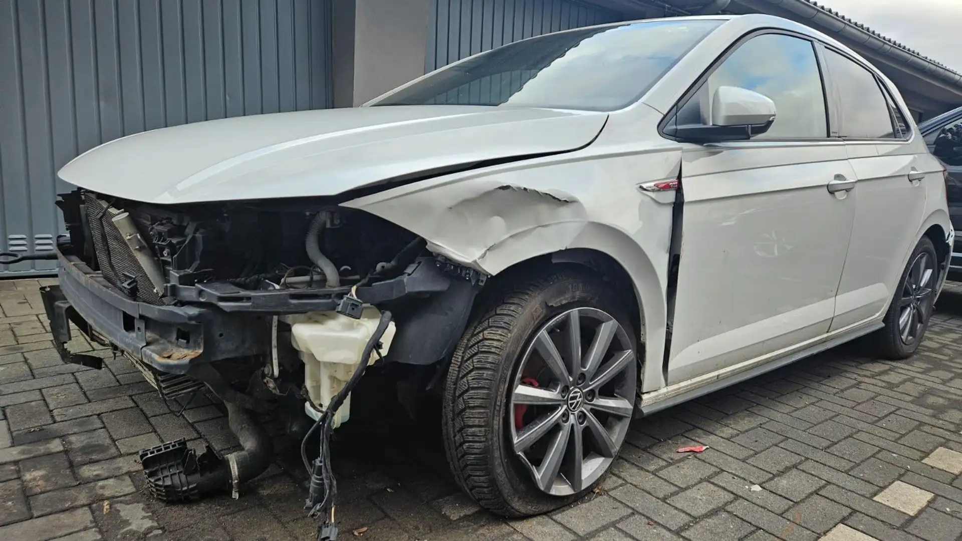 Volkswagen Polo VI 2.0 TSI GTI DSG ACC LED Park Assist Weiß - 2