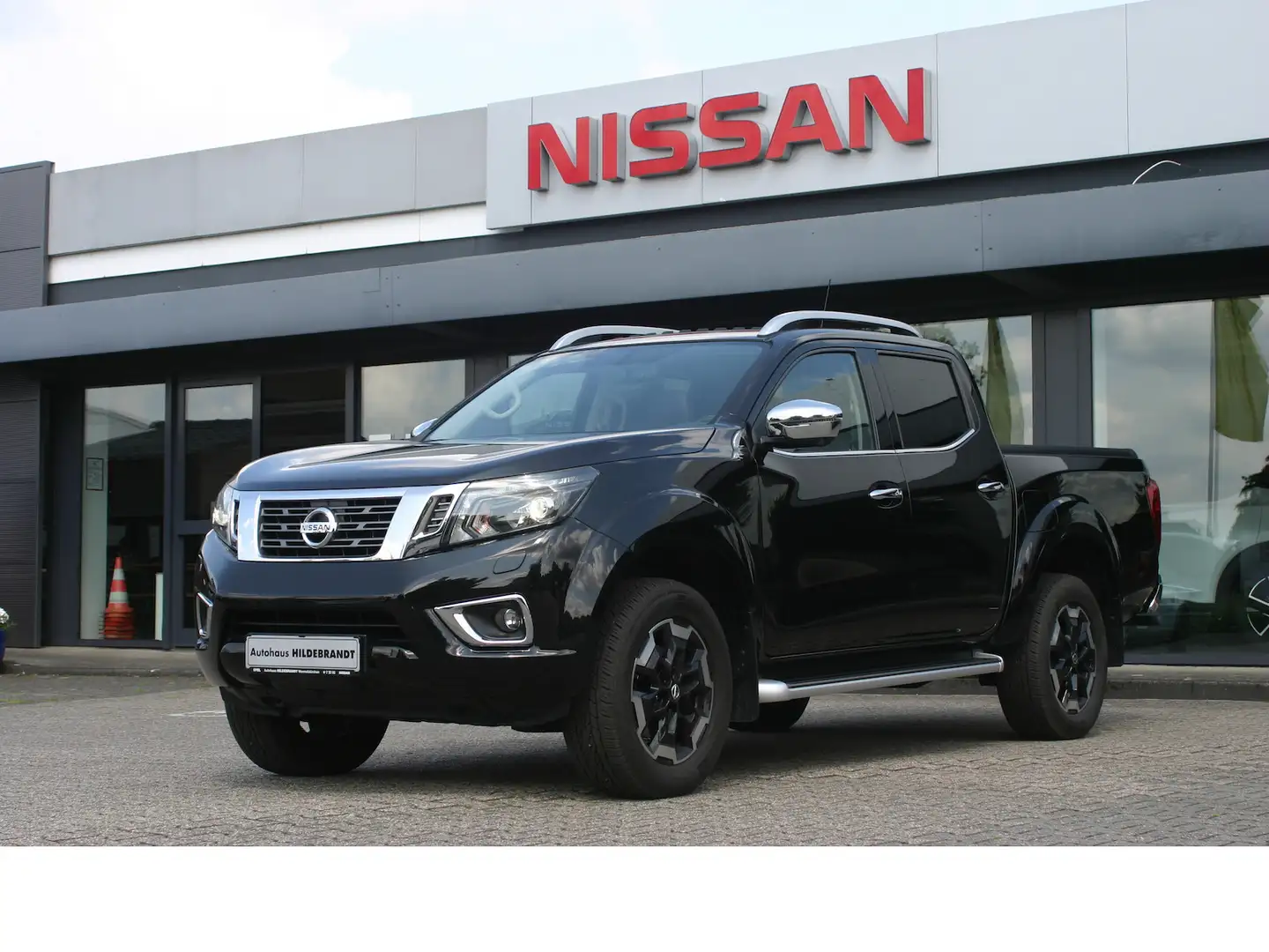 Nissan NP300 Tekna Double Cab 4x4 |Automatik|AHK Schwarz - 2