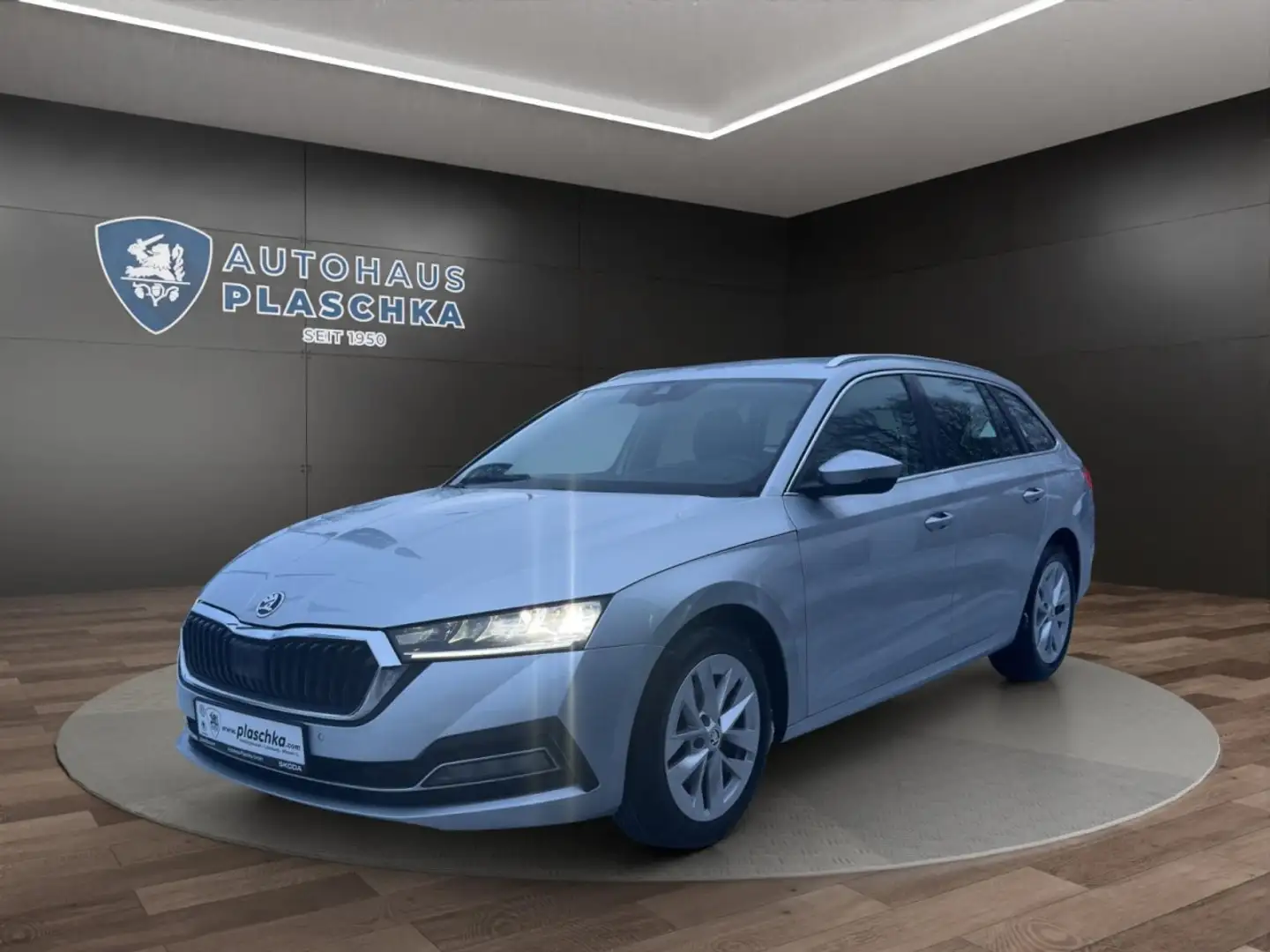 Skoda Octavia C 2.0 TDI DSG First Edition PDC*SHZ*NAVI Klima Silber - 1