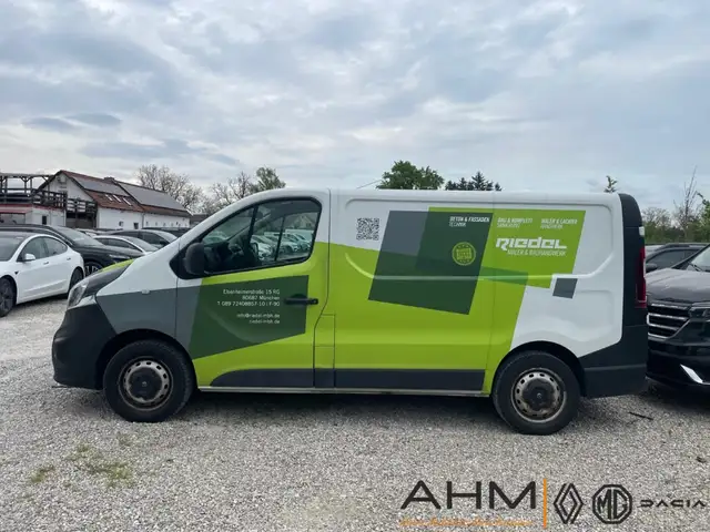 Opel Vivaro view 3