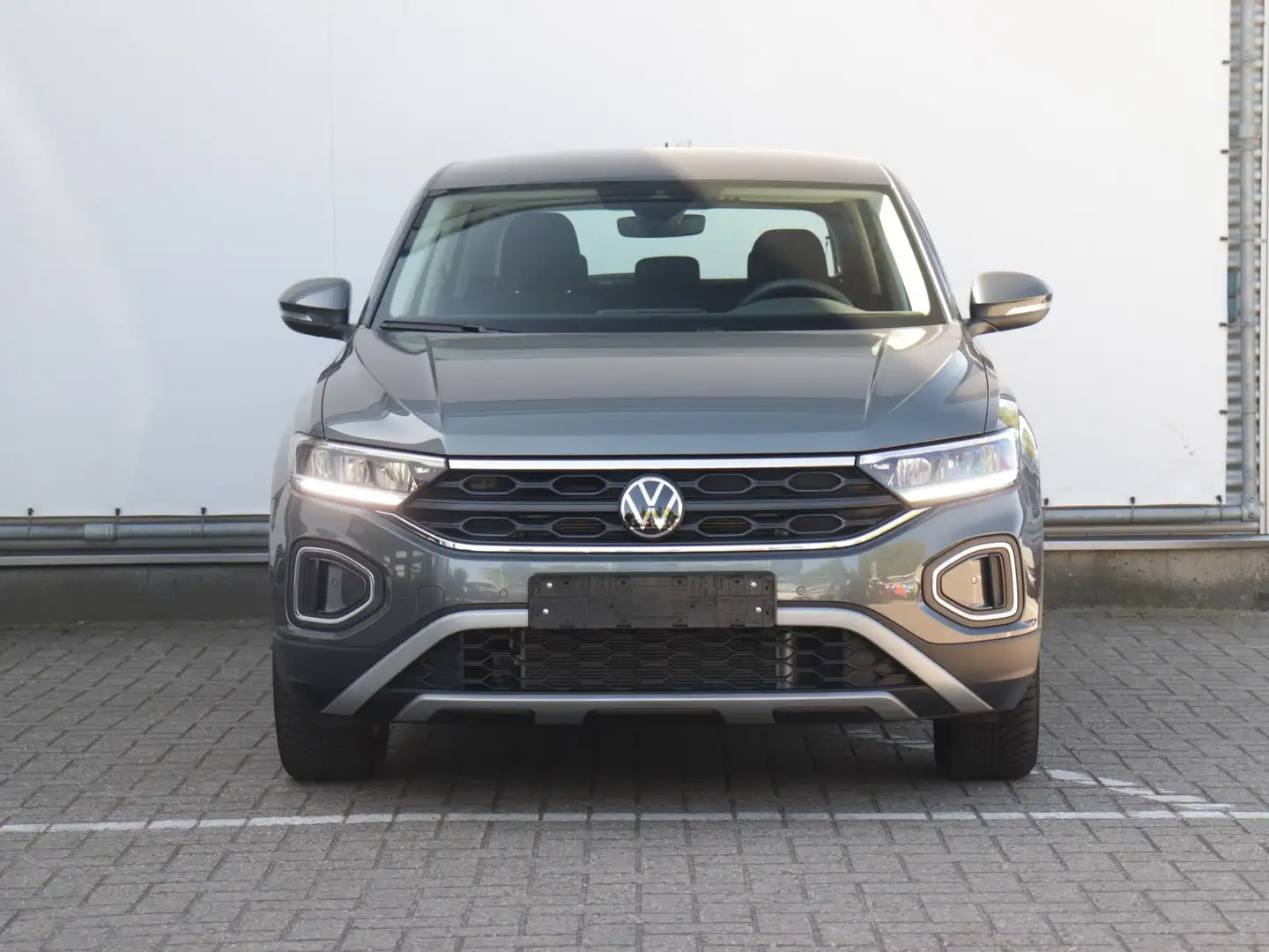 Volkswagen T-Roc 1.0 TSI Edition | All-Season | Adaptive cruise | A Grijs - 2