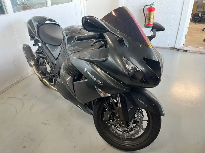 Kawasaki ZZR 1400 - foto 2