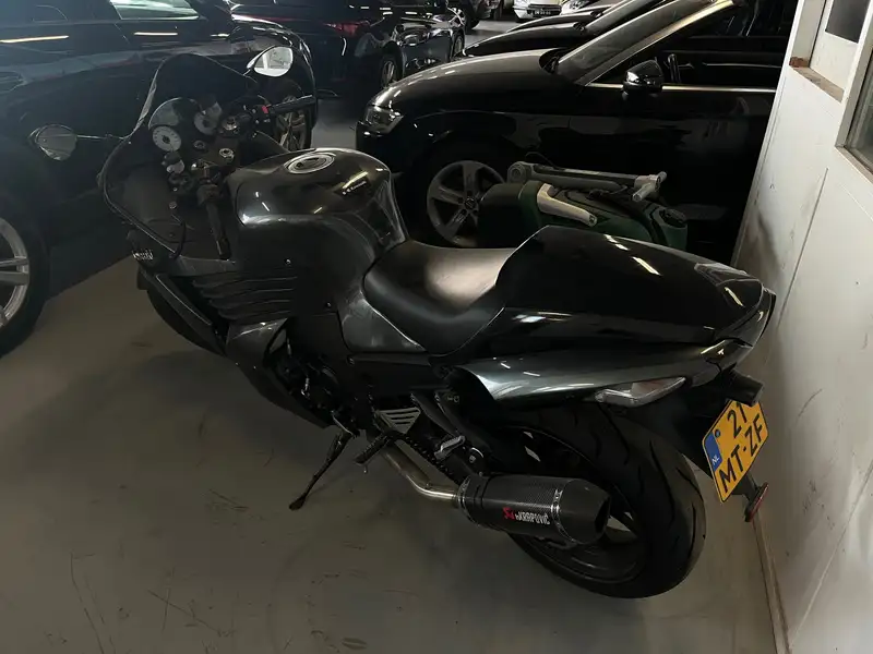 Kawasaki ZZR 1400 - foto 3