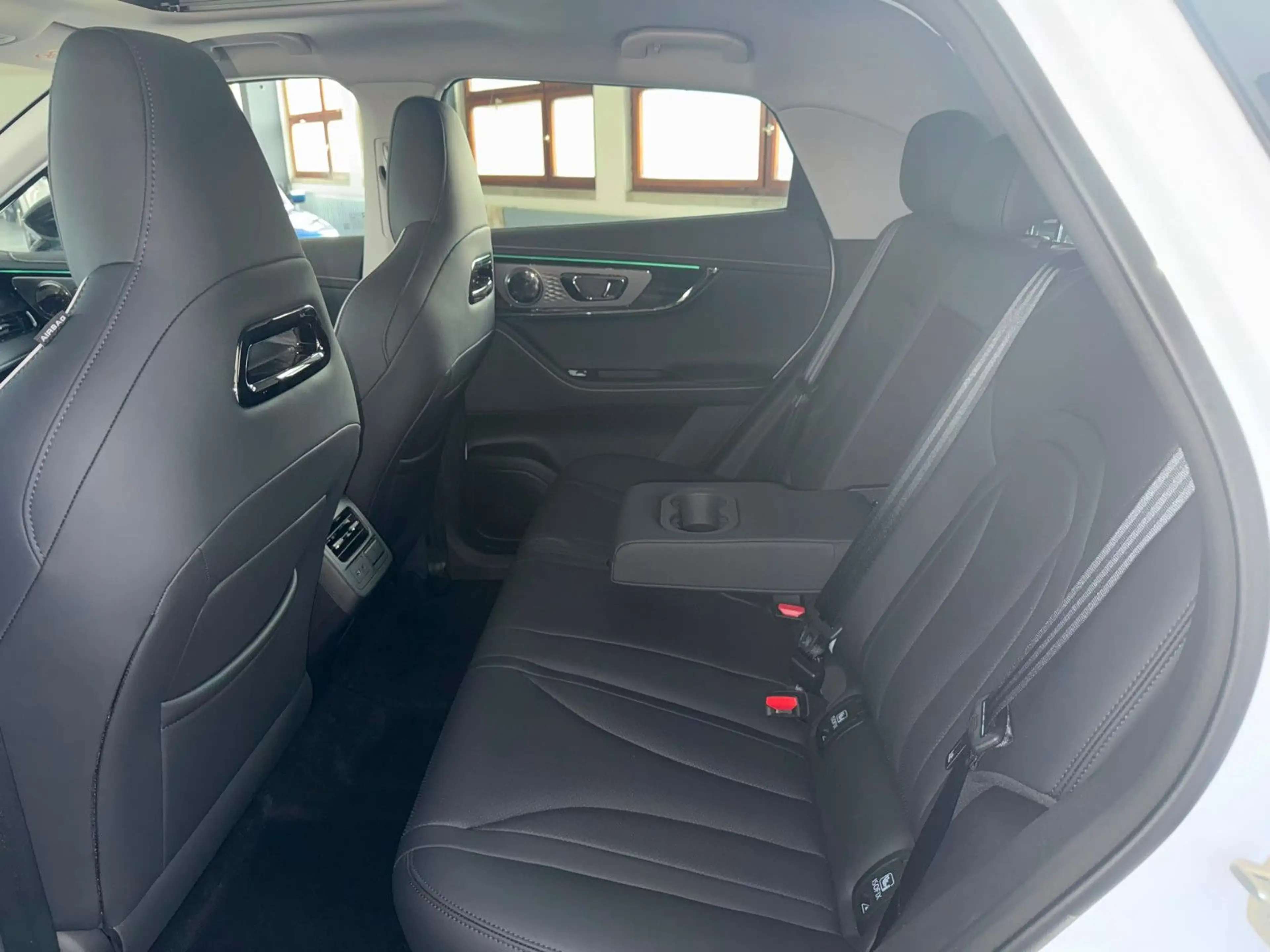 Omoda 5 Premium - Automatik, Sitzlüftung, Schiebedach — photo 15