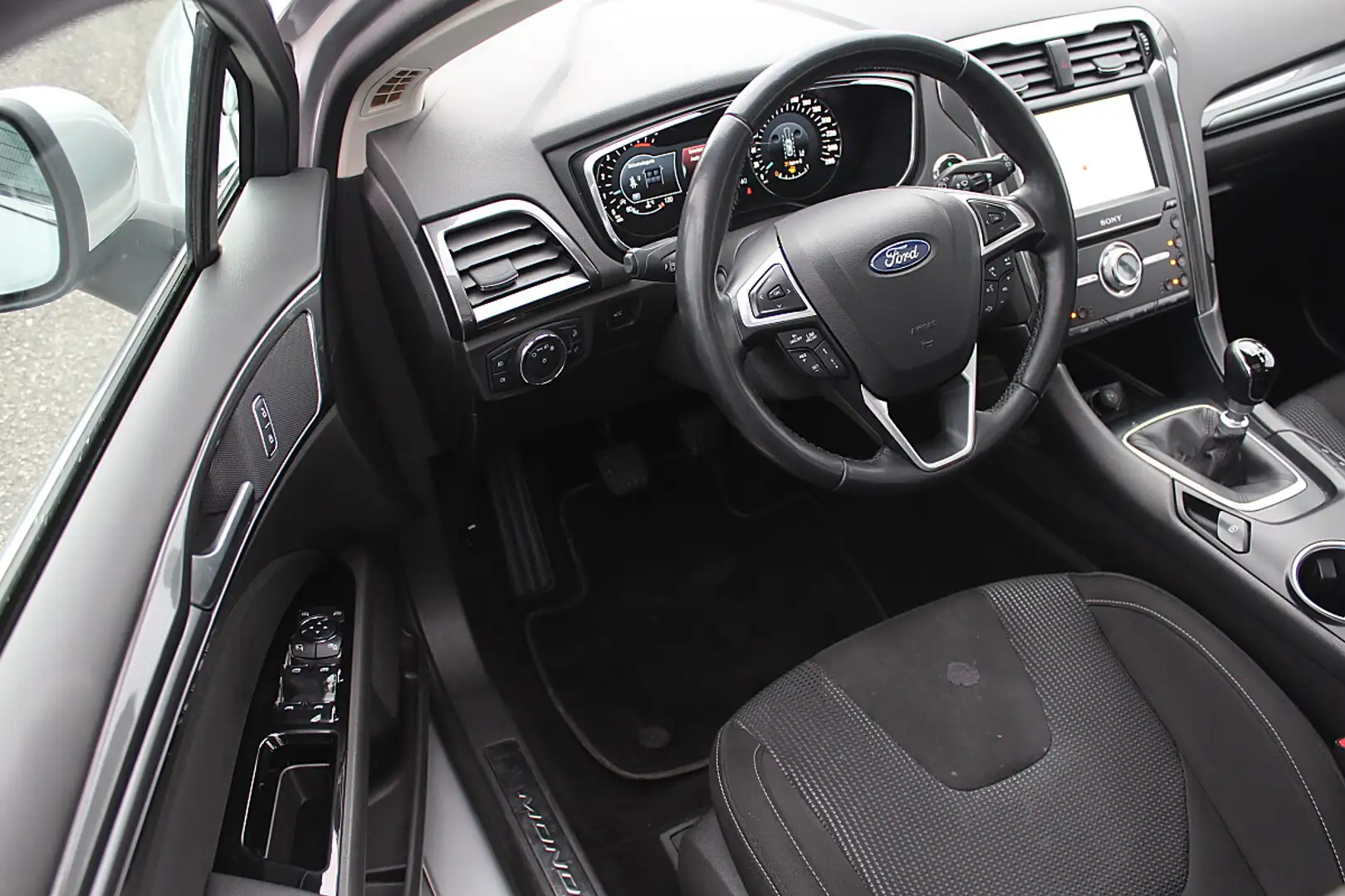 Ford Mondeo Traveller Titanium 2,0 EcoBlue SCR Panorama,RFK... Argent - 2