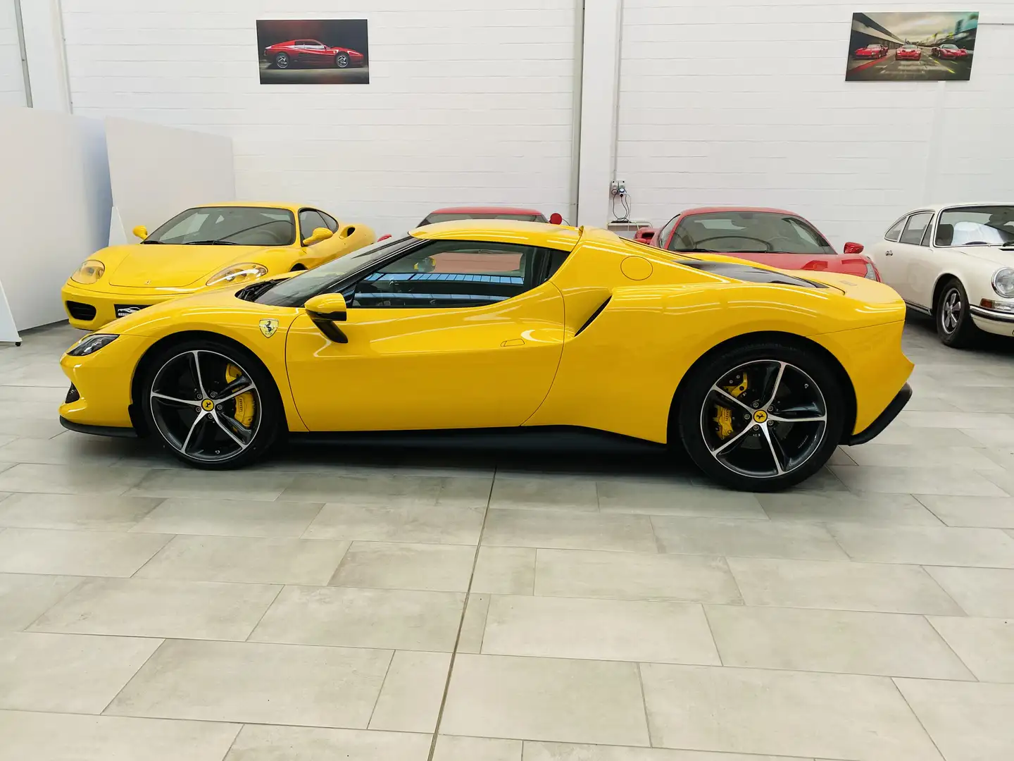 Ferrari 296 GTB GIALLO MODENA UFFICIALE ITALIANA - IVA ESPOSTA Giallo - 2