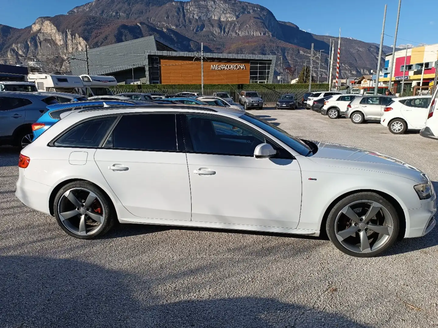 Audi A4 Avant 1.8 tfsi 170cv E6   s line  19 cerchio Bianco - 1