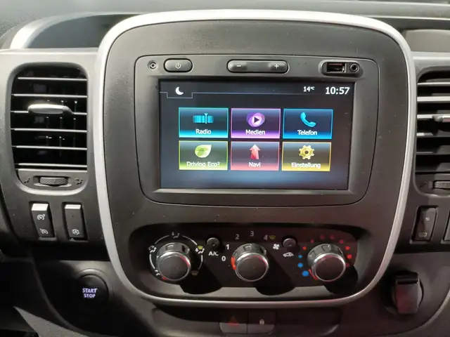 Renault Trafic view 12