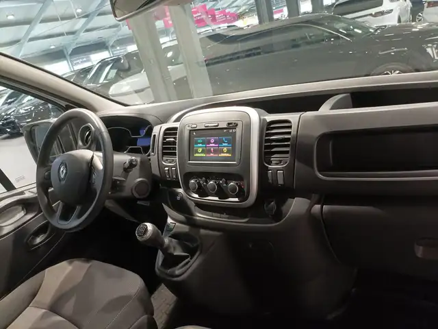 Renault Trafic view 9