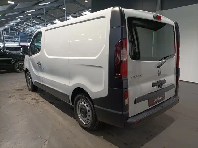 Renault Trafic view 4