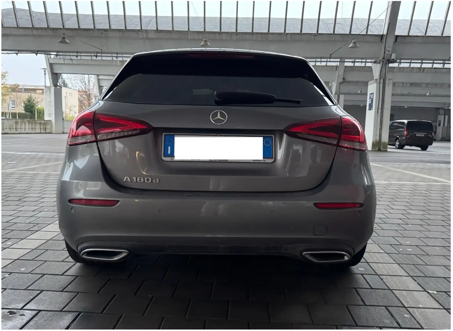 Mercedes-Benz 180 A 180d Sport auto Gri - 2