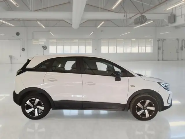 Opel Crossland view 3