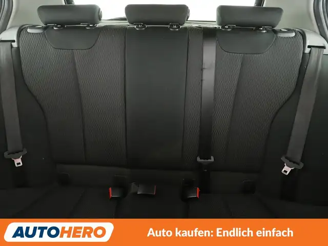BMW 1 Series view 15
