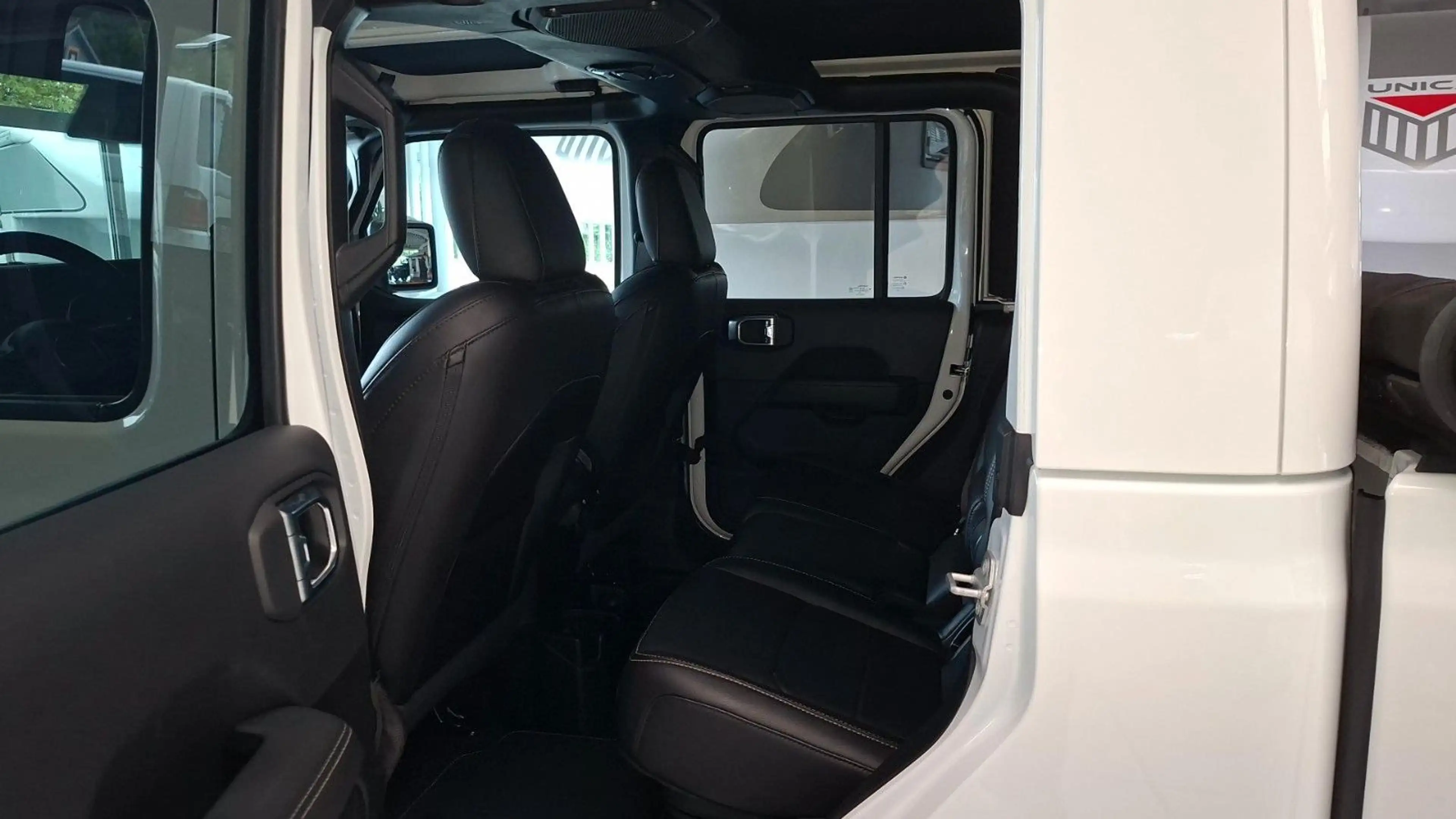 Jeep Gladiator Launch Edition Wohnkabinenfertig — photo 7