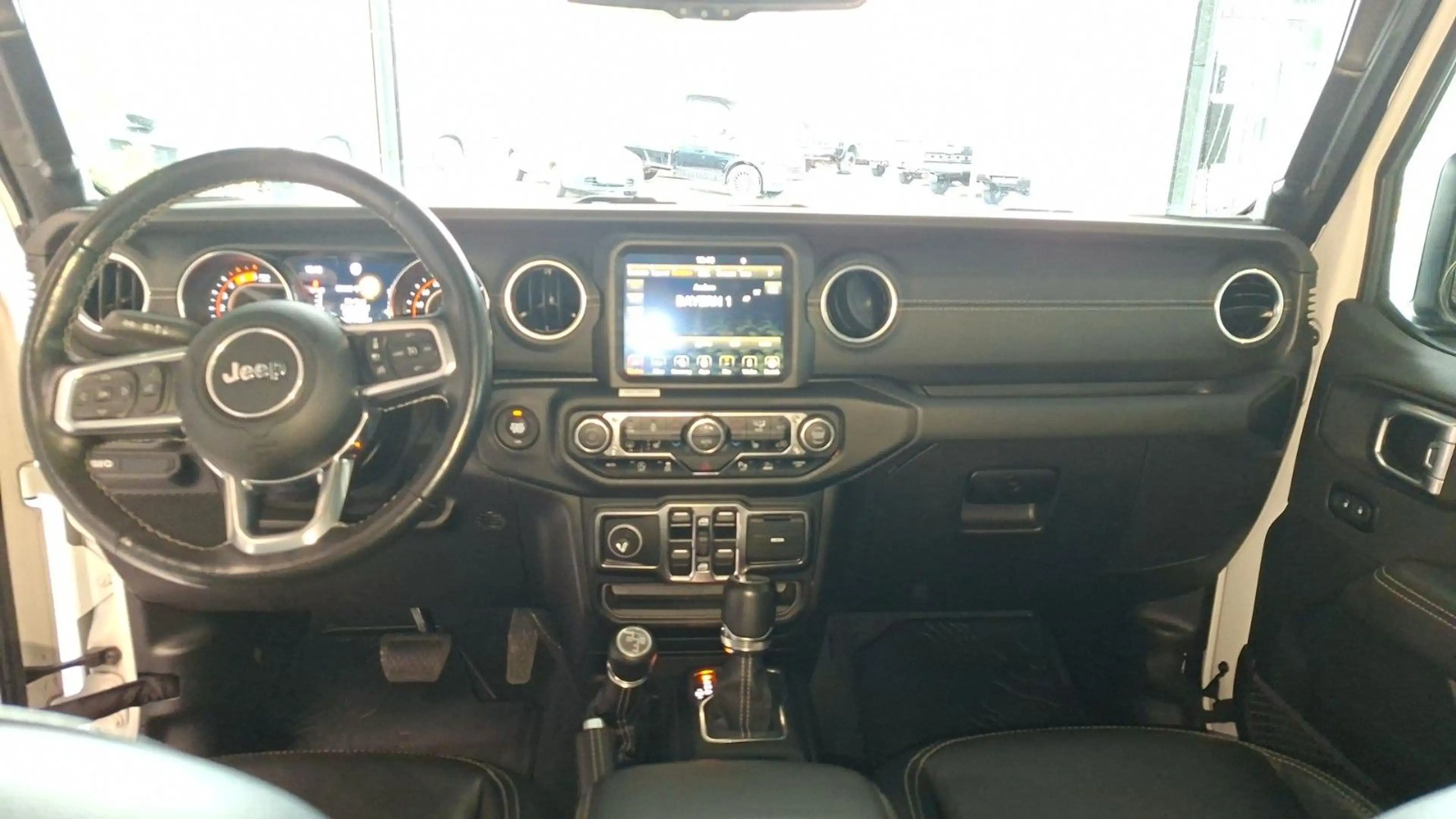 Jeep Gladiator Launch Edition Wohnkabinenfertig — photo 9