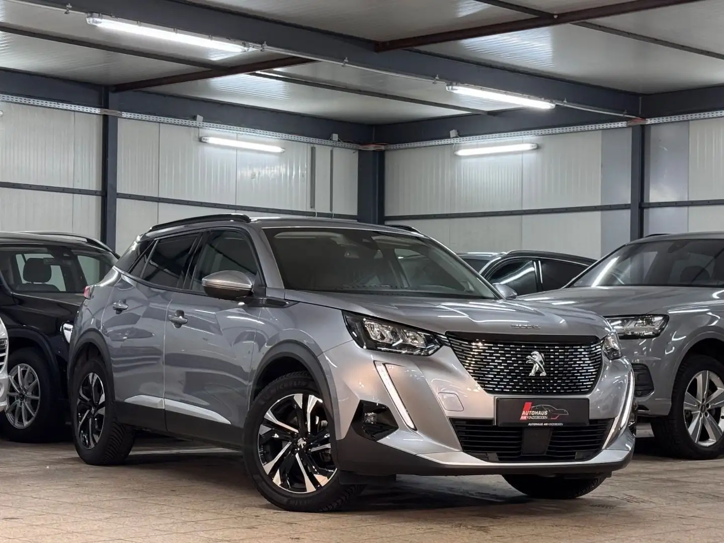 Peugeot 2008 Allure Pack SPUR*DAB*VIR*EcoLED*1.HAND Grau - 1