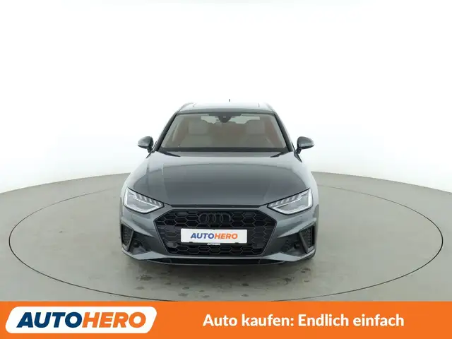 Audi A4 view 9