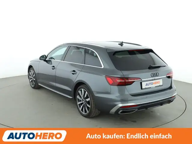 Audi A4 view 4