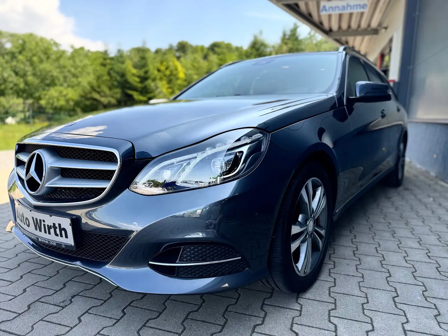 Mercedes-Benz E 220 T BlueTec Avantgarde*Navi*LED*PDC*Standheiz.*Leder Gris - 1