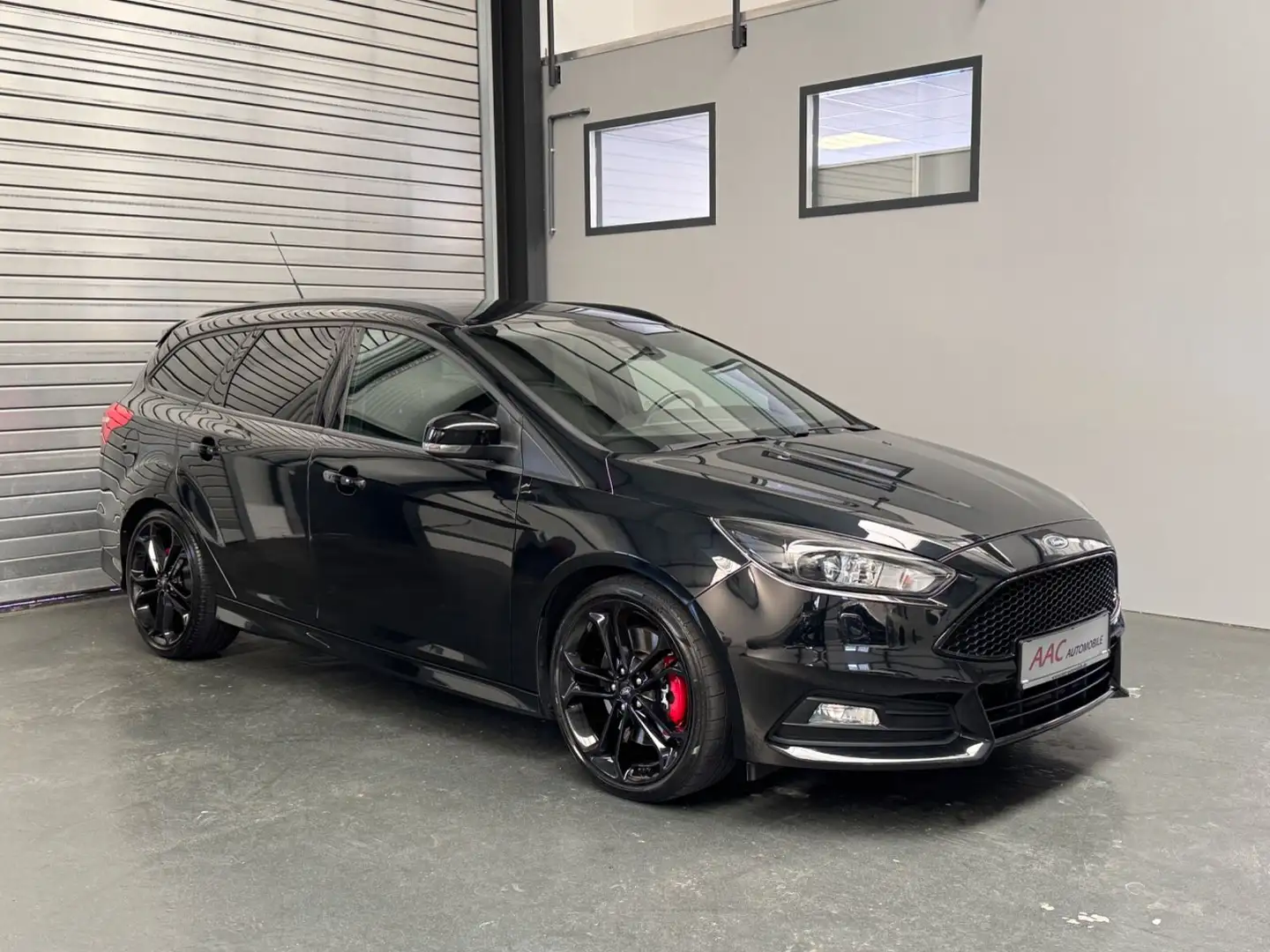 Ford Focus Turnier ST/Vollle./Navi/KeyLess/CarPl./Cam Zwart - 1