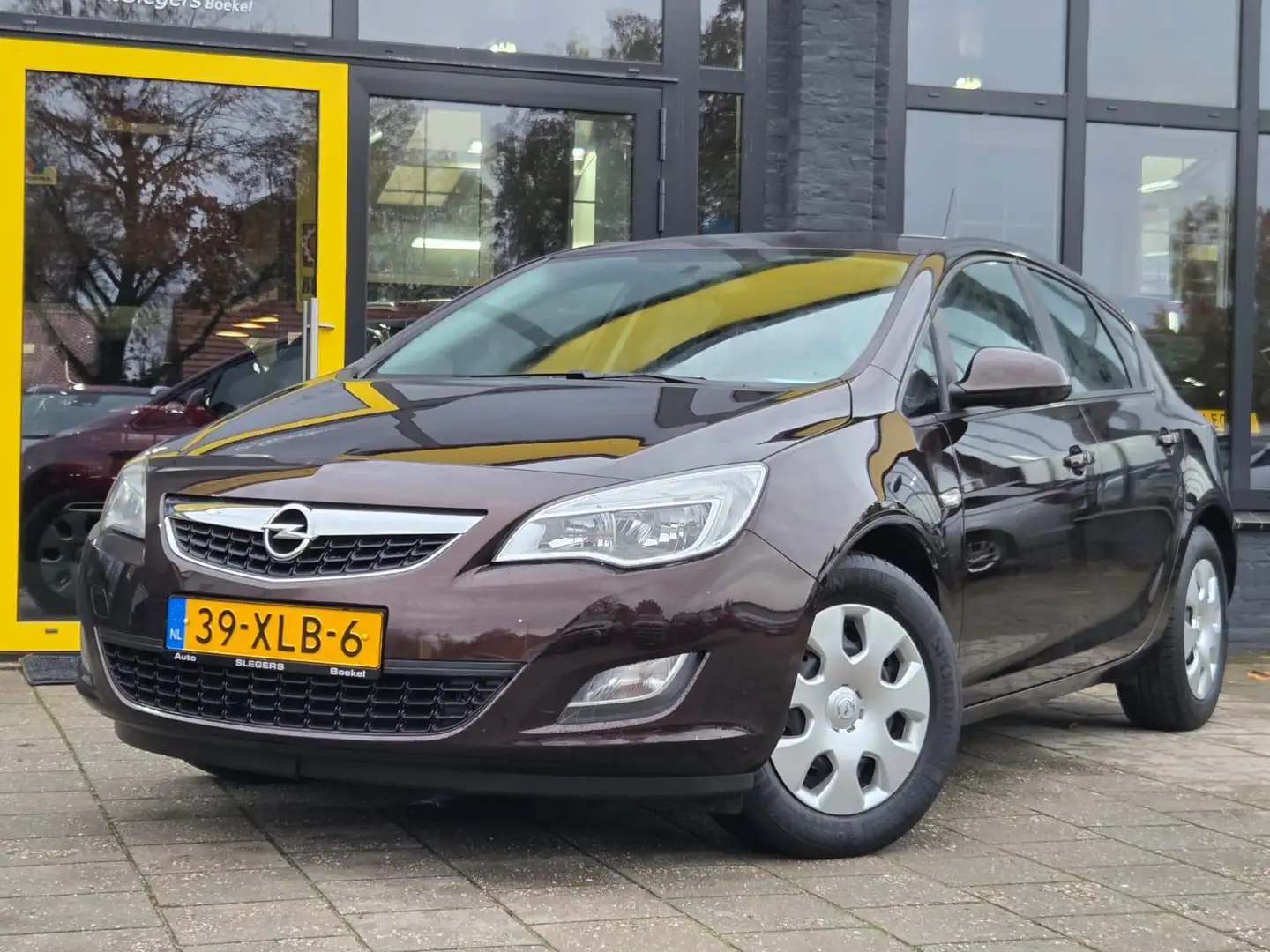 Opel Astra 1.4 Edition Trekhaak | Park. sens. Voor + Achter Brun - 2
