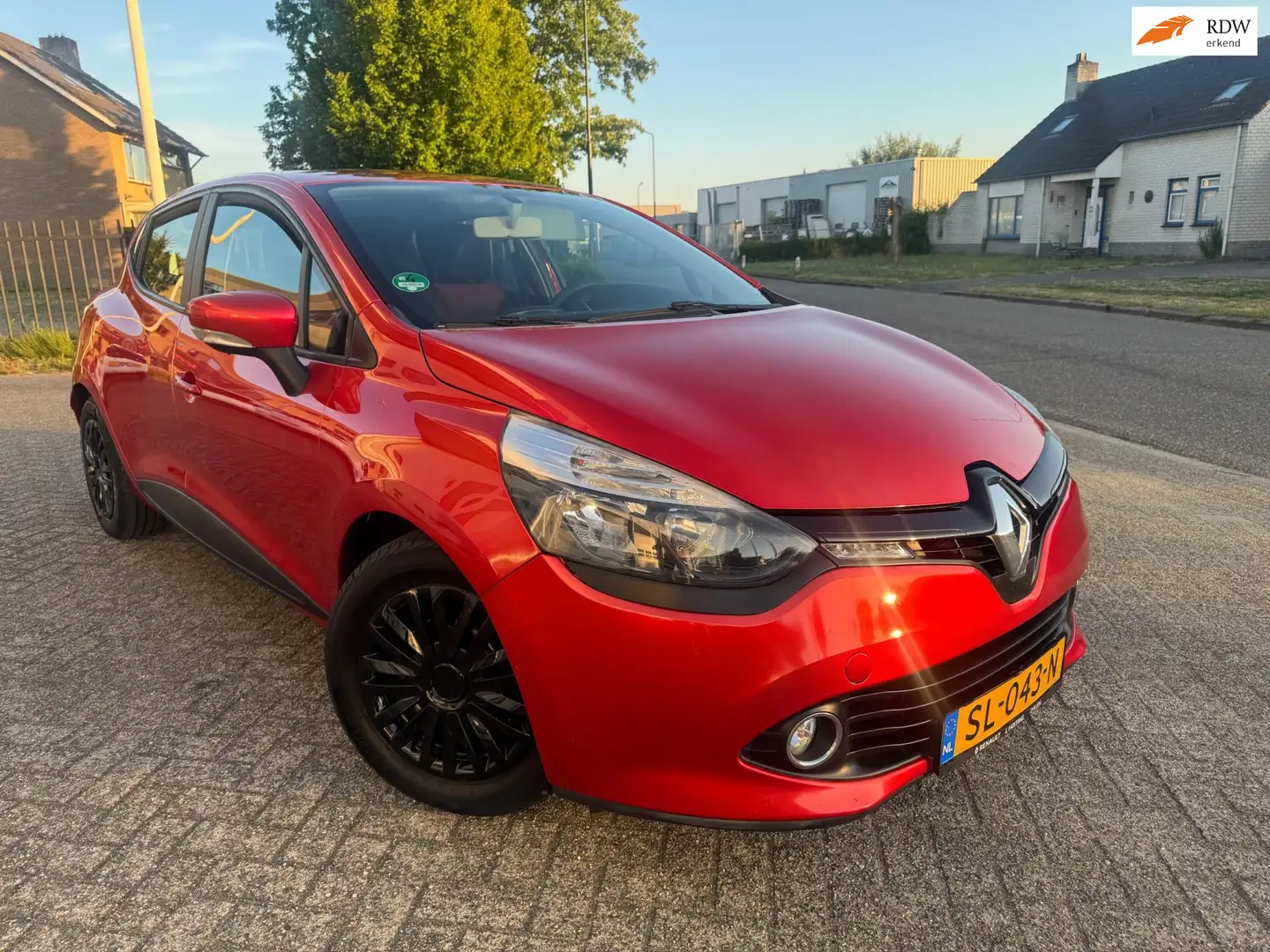 Renault Clio 1.2 Night & Day Airco,Navigatie,Trekhaak! Rood - 1