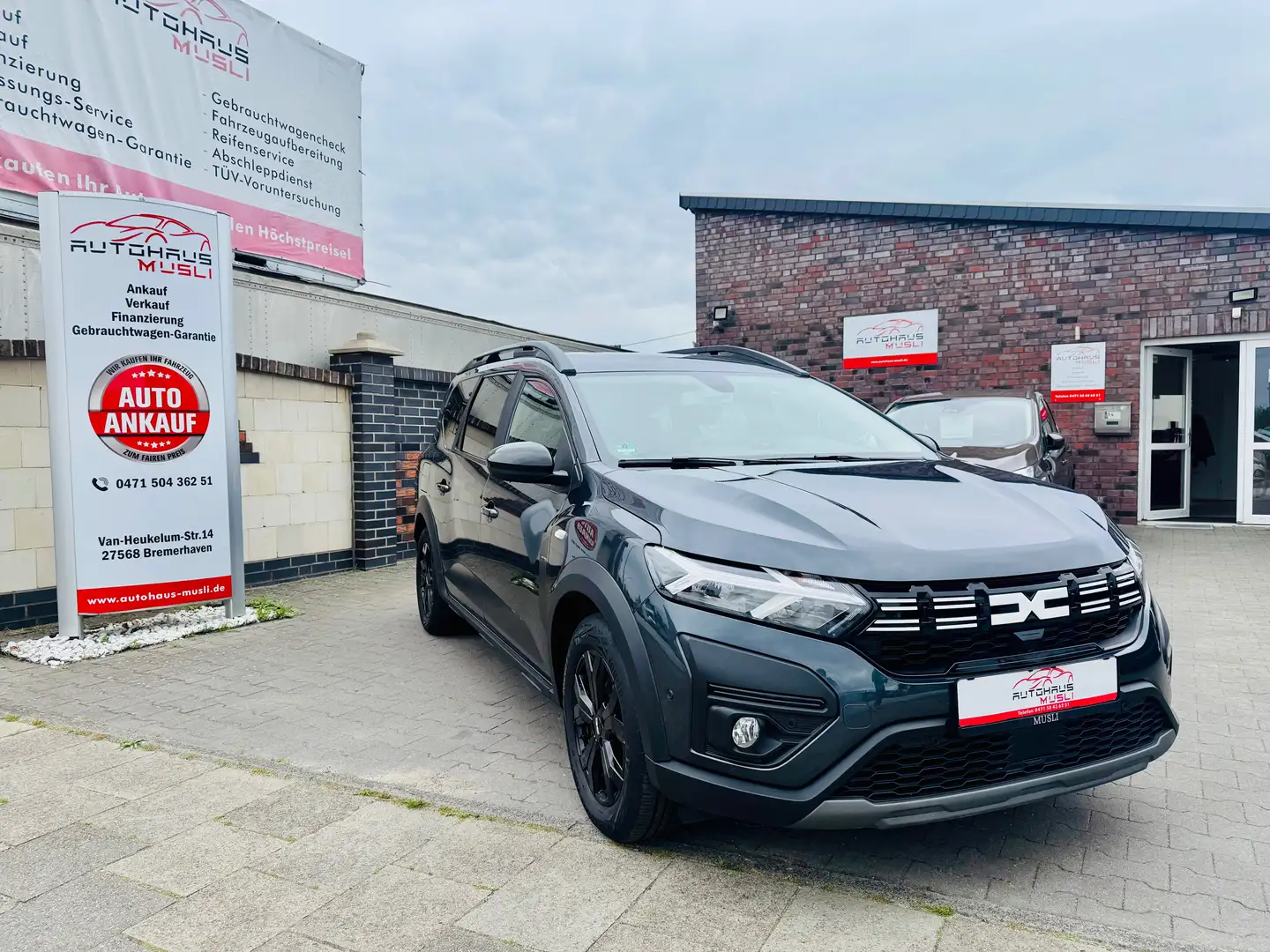 Dacia Jogger 1.0 l 91 PS * 7-Sitzer * LPG * Extreme+ * 1.Hand Grau - 1