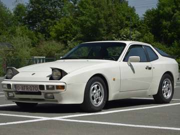 944 S