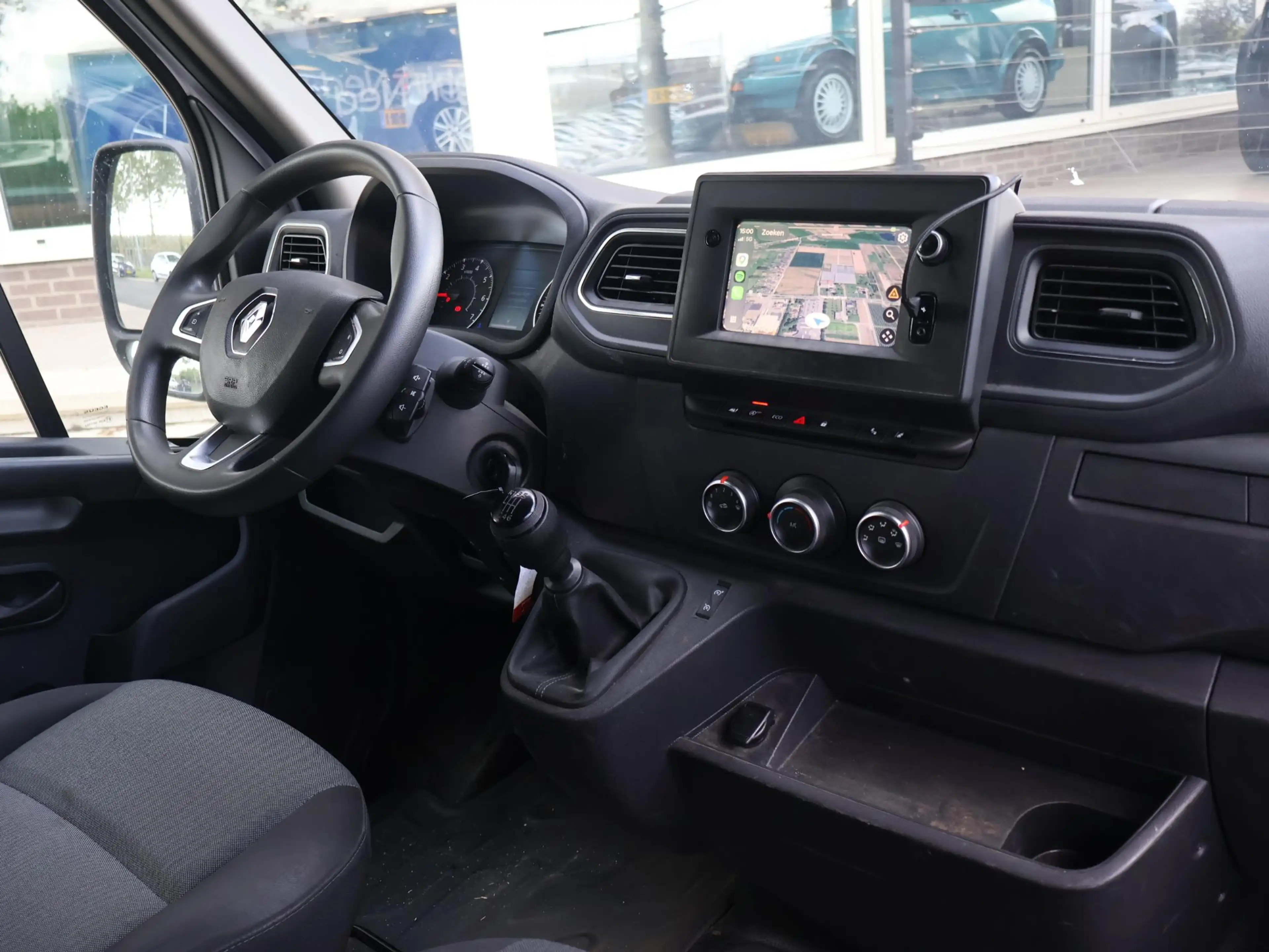 Renault Master T35 2.3 dCi 150 PK L2H2 WORK EDITION + CARPLAY | C — photo 3