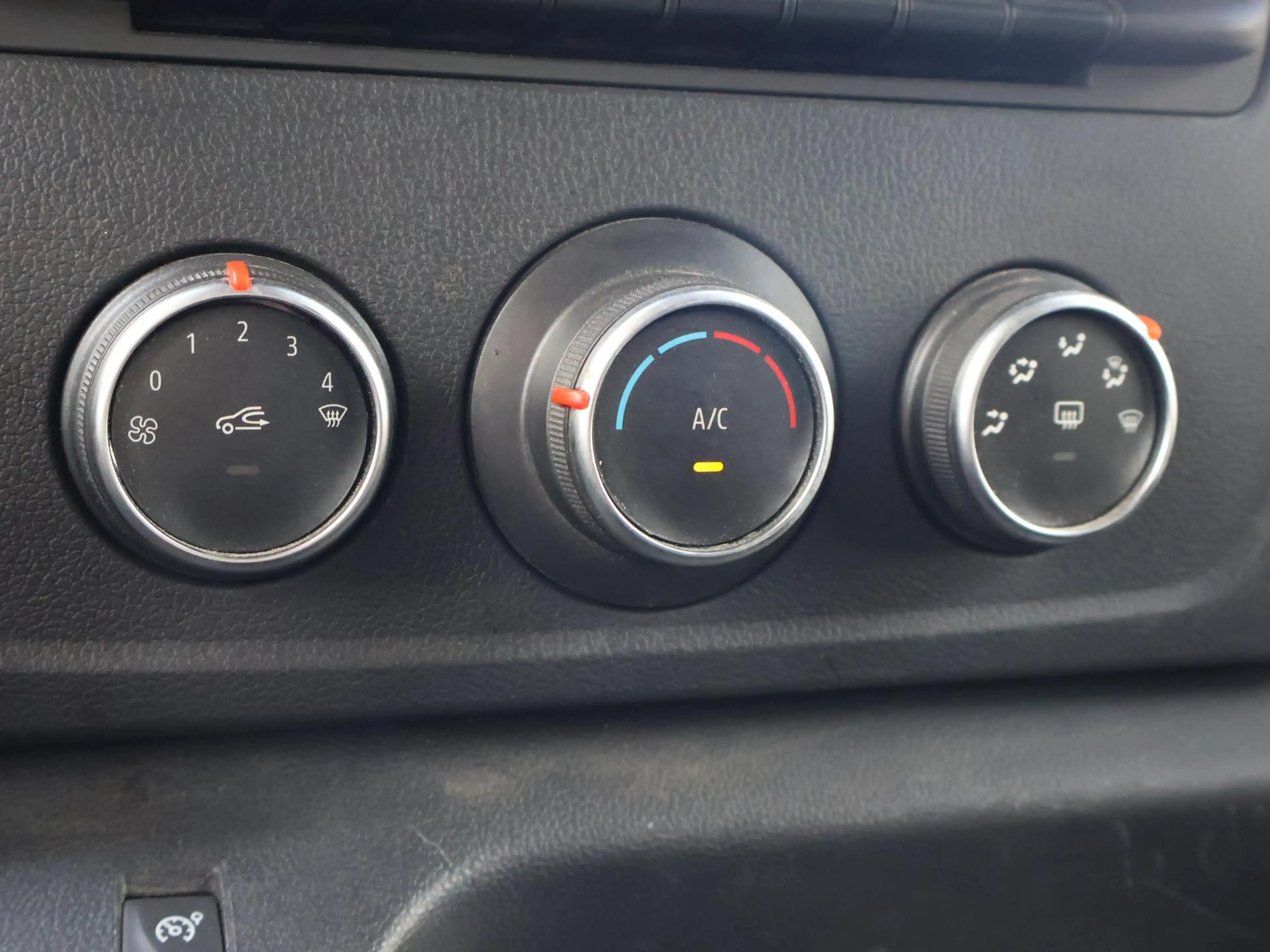 Renault Master T35 2.3 dCi 150 PK L2H2 WORK EDITION + CARPLAY | C — photo 35