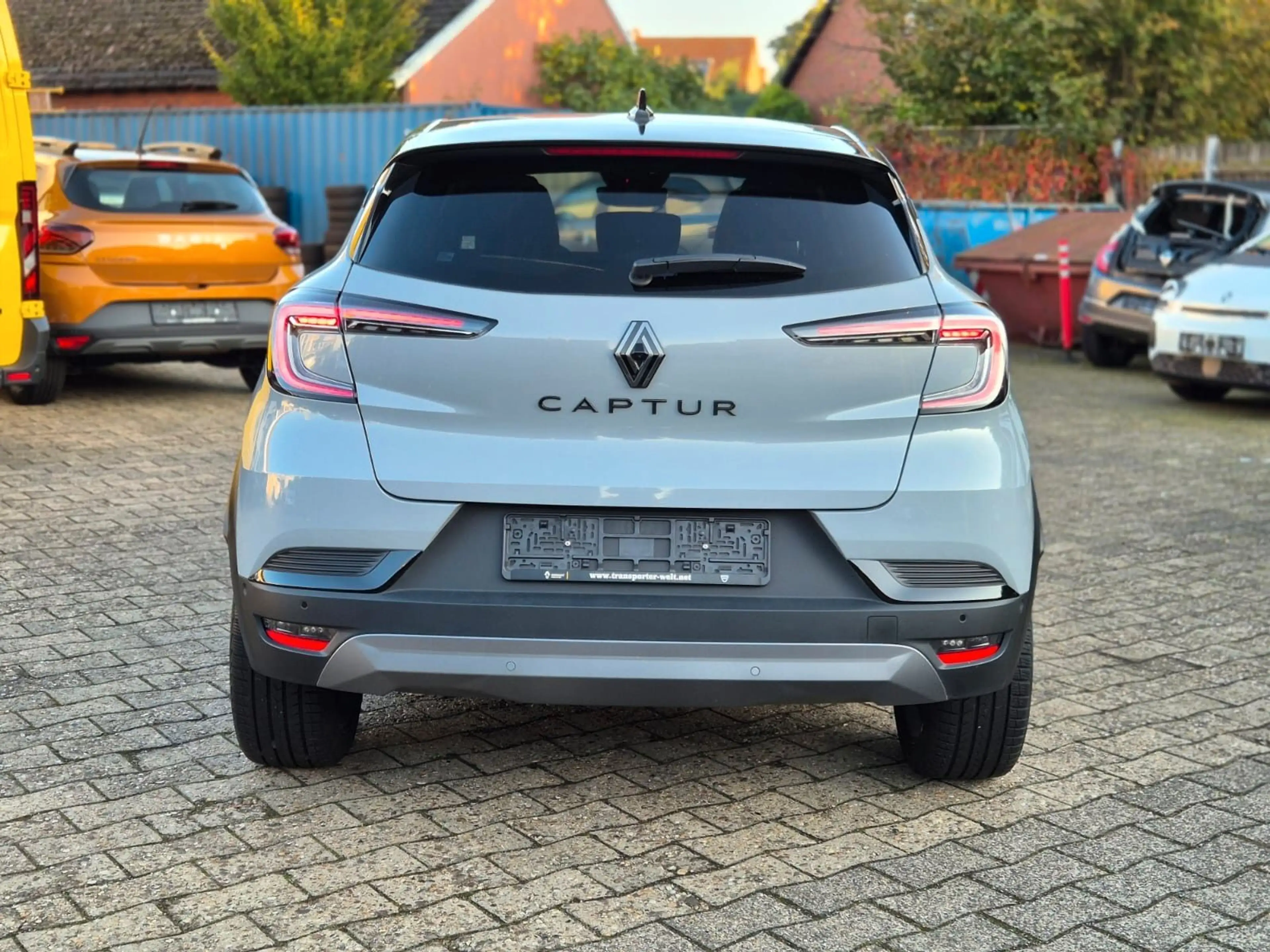 Renault Captur Esprit Alpine Mild Hybrid TCe 160 EDC 360 — photo 6