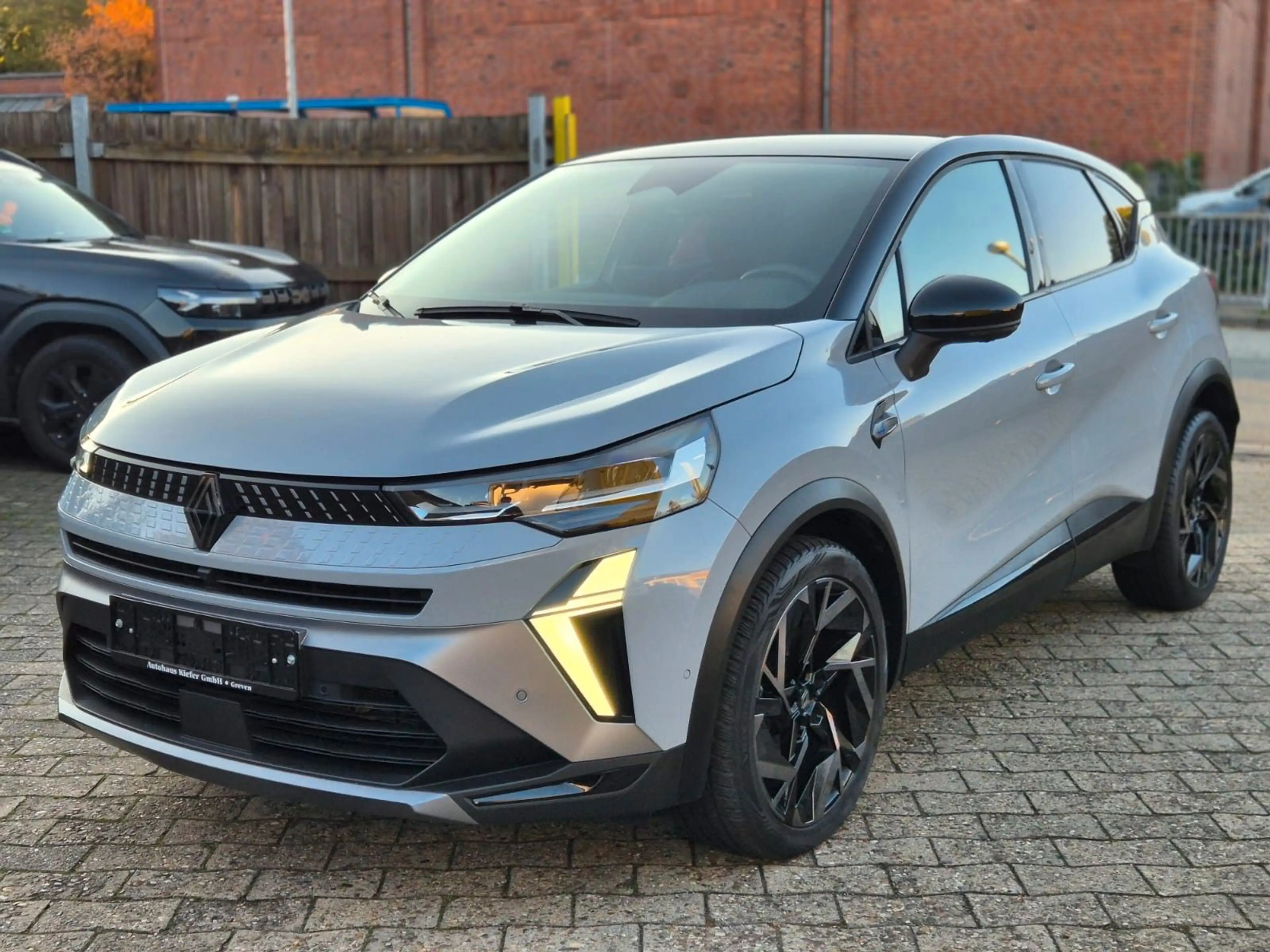 Renault Captur Esprit Alpine Mild Hybrid TCe 160 EDC 360 — photo 3