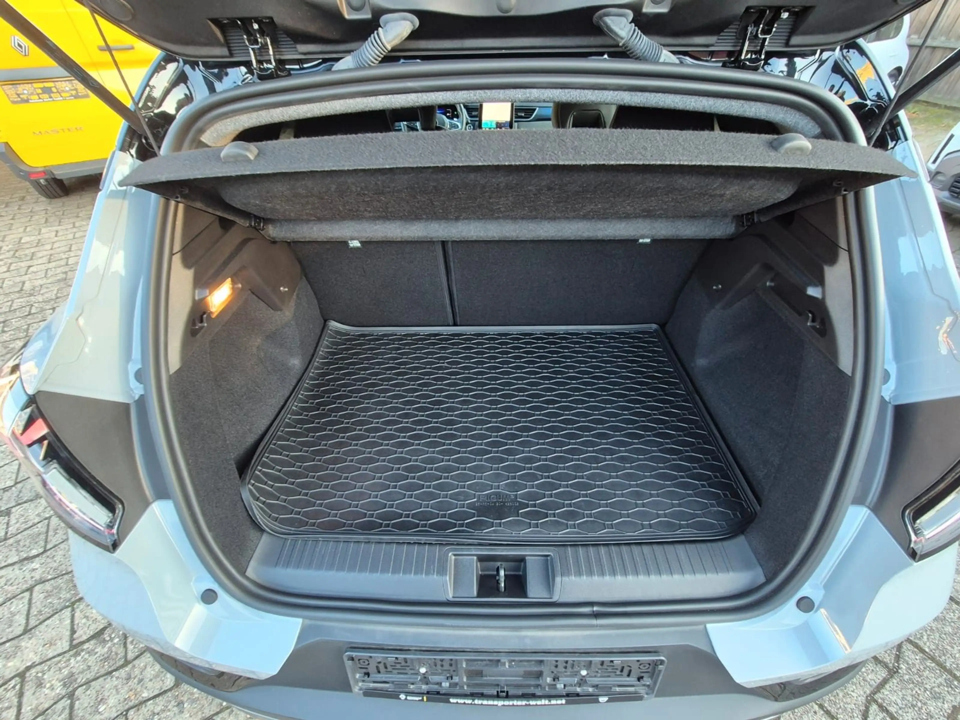 Renault Captur Esprit Alpine Mild Hybrid TCe 160 EDC 360 — photo 15