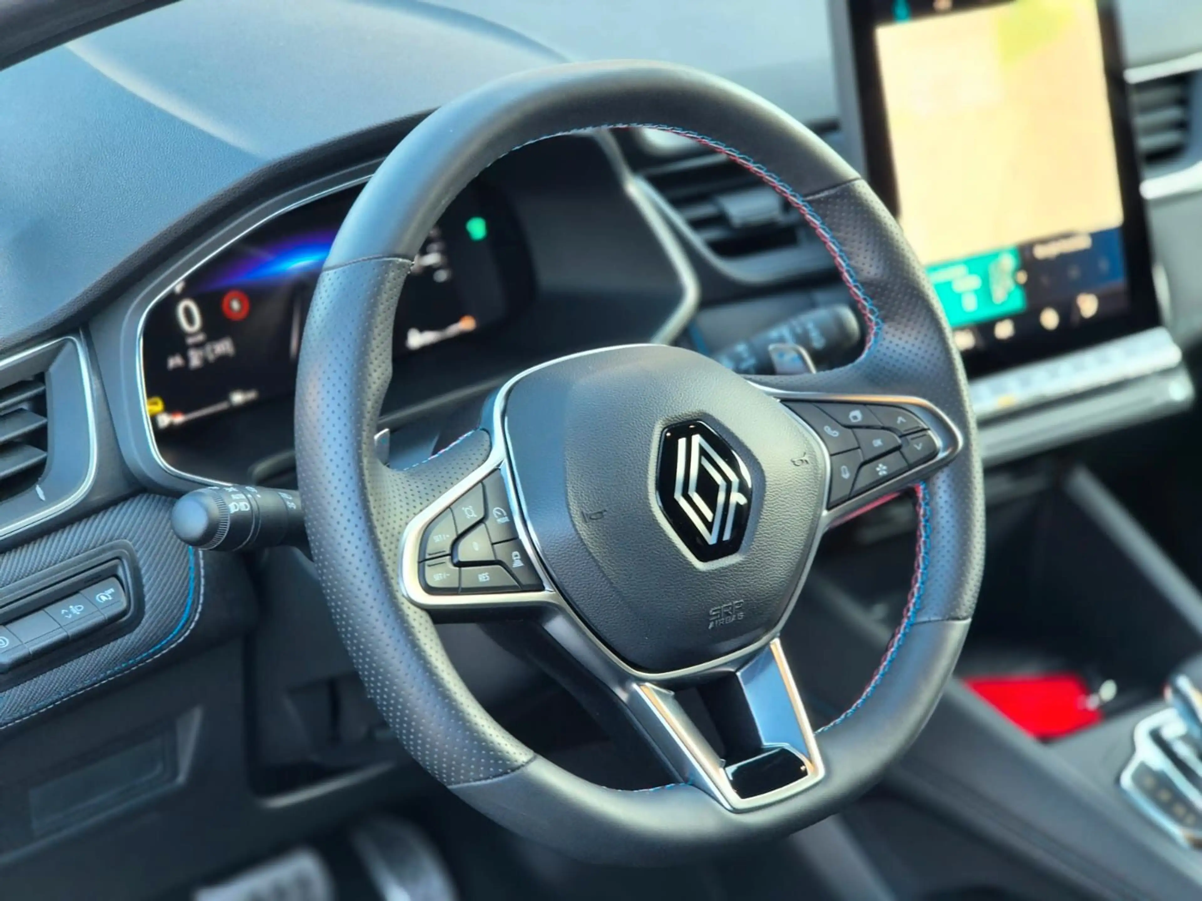 Renault Captur Esprit Alpine Mild Hybrid TCe 160 EDC 360 — photo 10