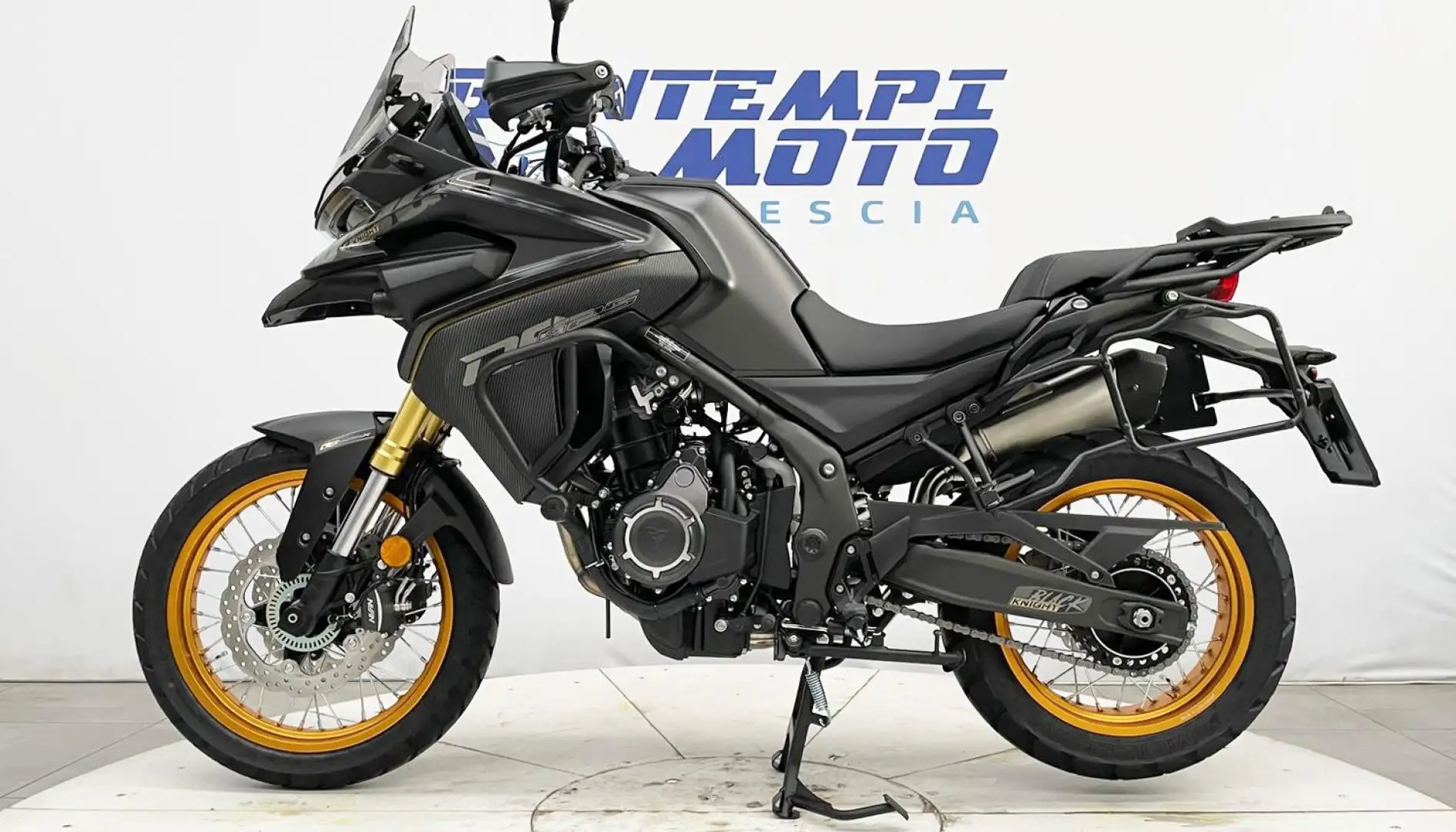 Voge Valico 525 DSX - FULL BLACK + PATENTE A2 Nero - 2