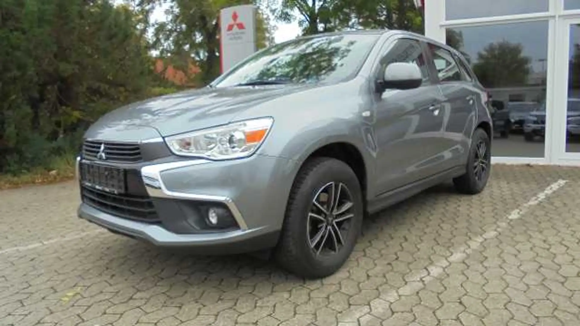 Mitsubishi ASX Edition 100 1.6 MIVEC ClearTec 2WD 5-Gang Grau - 1