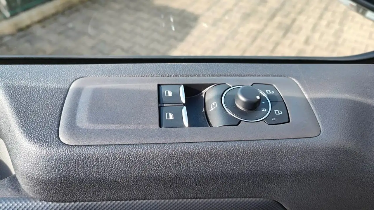 Ford Transit Custom DoKa Limited L2 Aut. 70l*Bi-LED*P 13