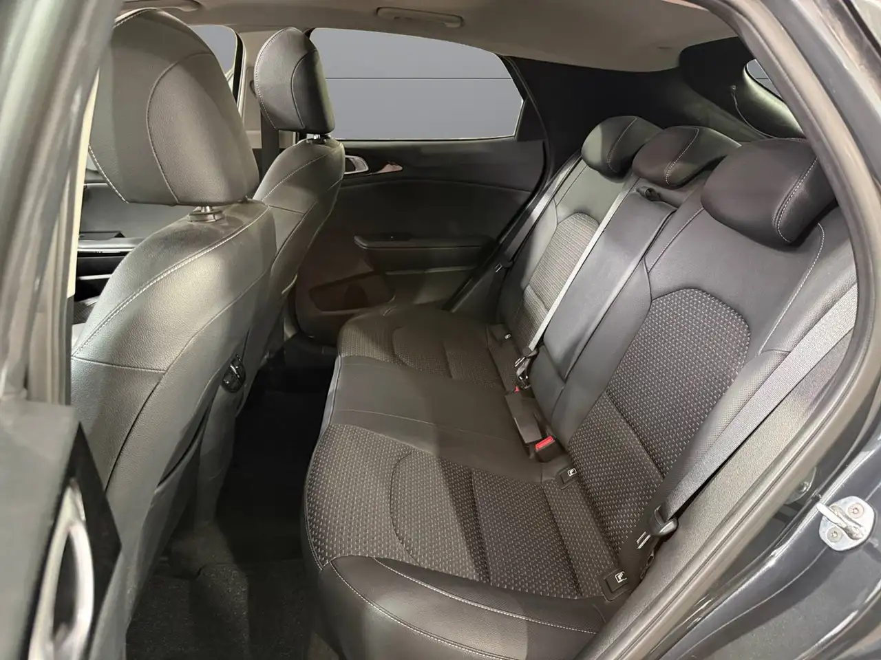 Kia X Ceed 1.6CRDi 136cv Automatique ToitOuvrant*Carplay*Came, миниатюра 10