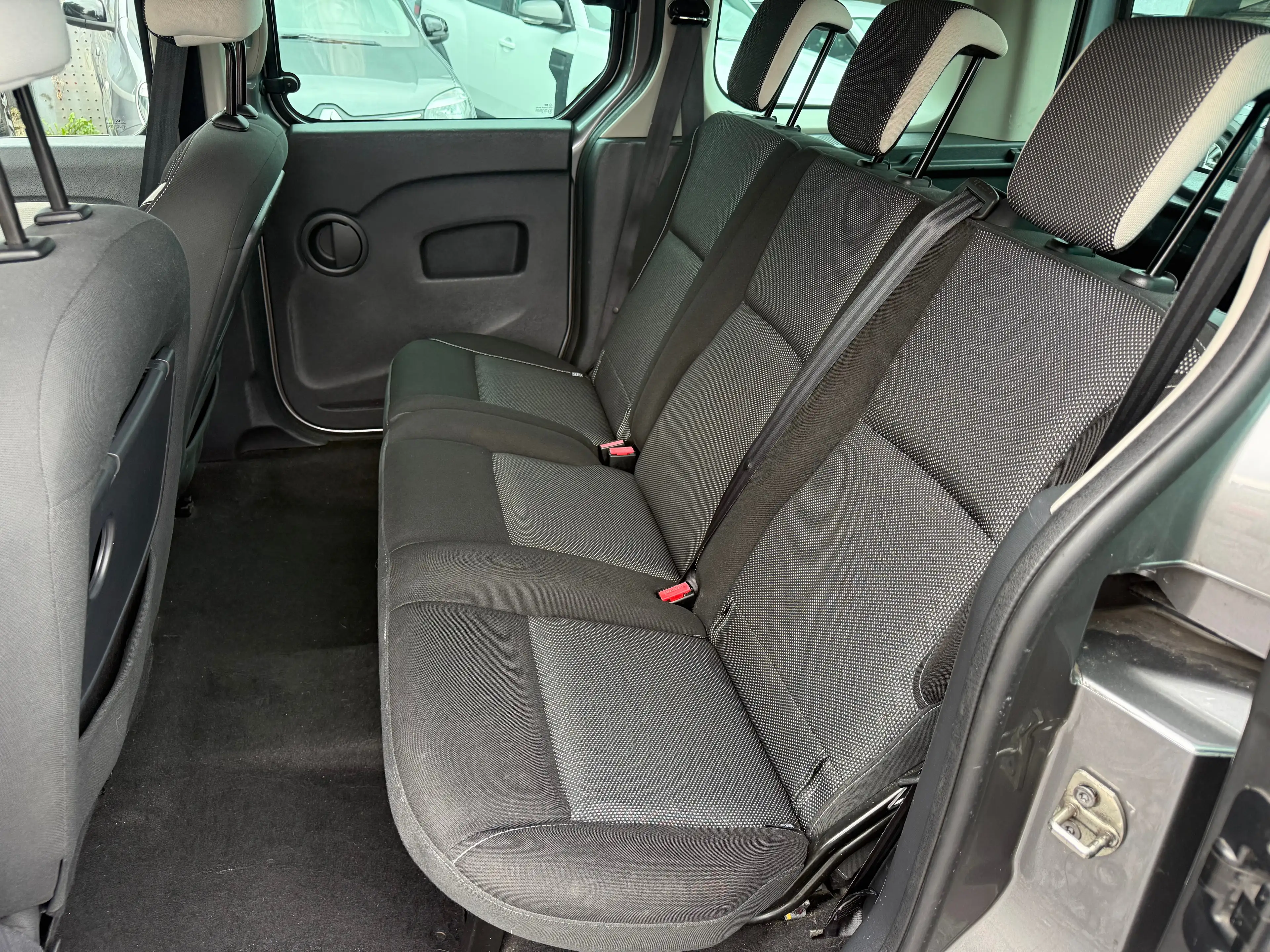 Renault Kangoo 1.5 dCi Confort FAP (EU5) — photo 14