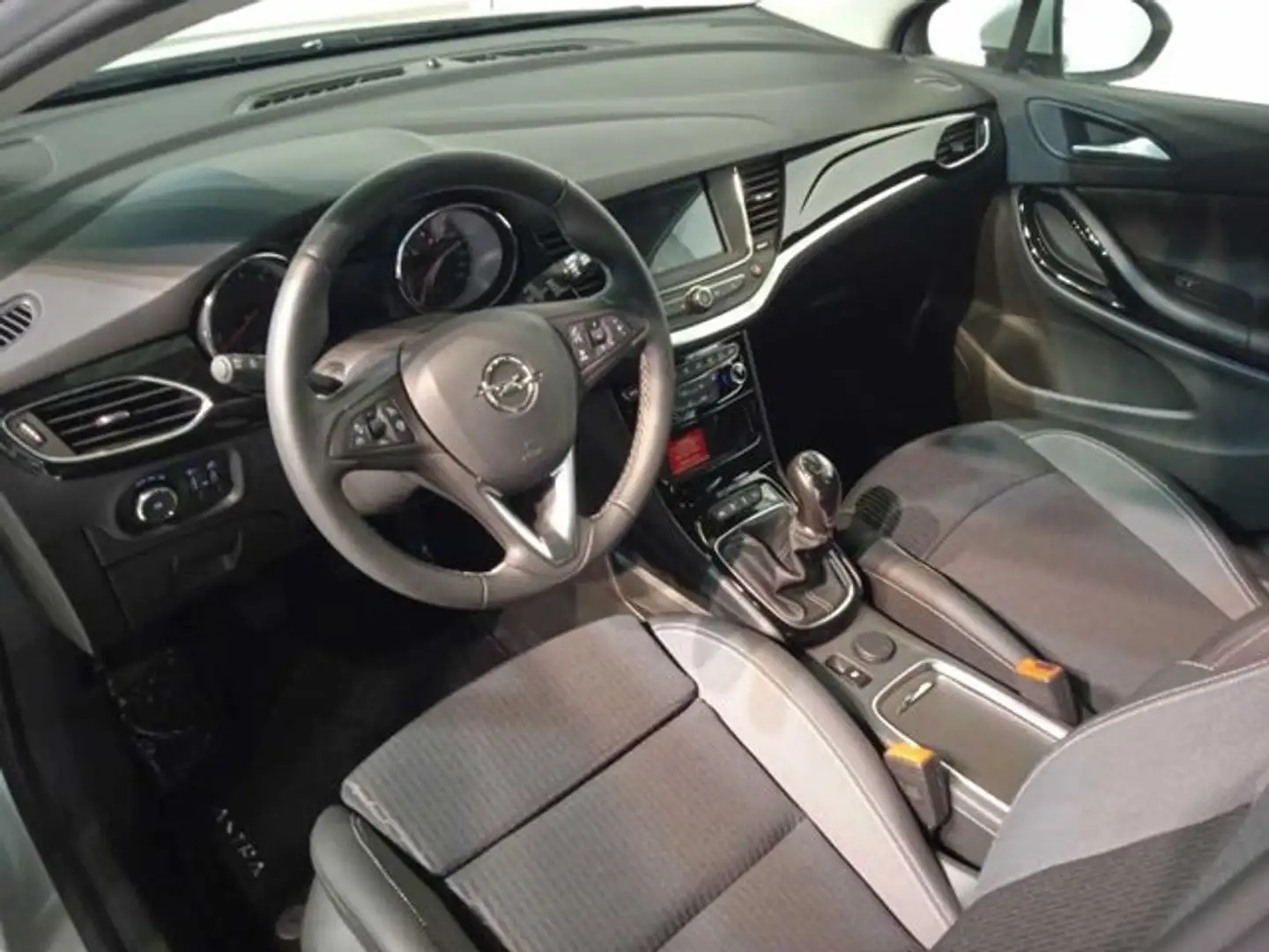 Opel Astra 1.2 Turbo LED DAB PDC Klimaautomatik Plateado - 2